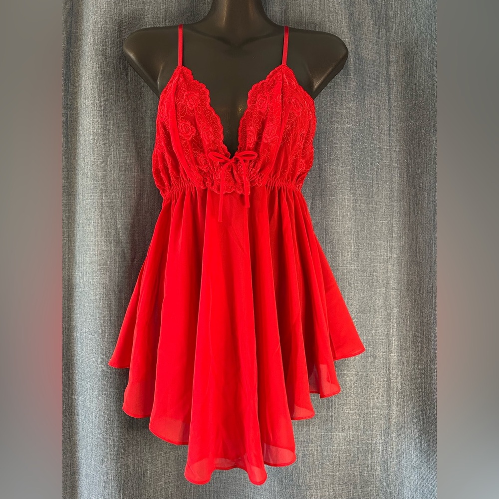 Secret‎ Treasures Lingerie M Red Scalloped Slip Gown Babydoll Roses